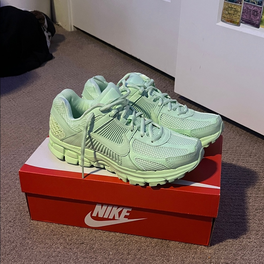 Nike Green Vomero Shoes